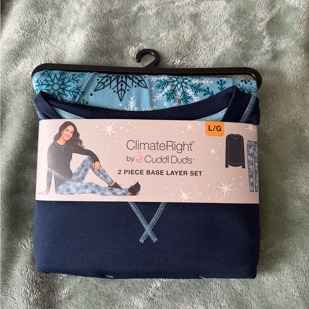 Cuddl Duds ClimateRight 2-Piece Base Layer Set - Navy & Light Blue Snowflake